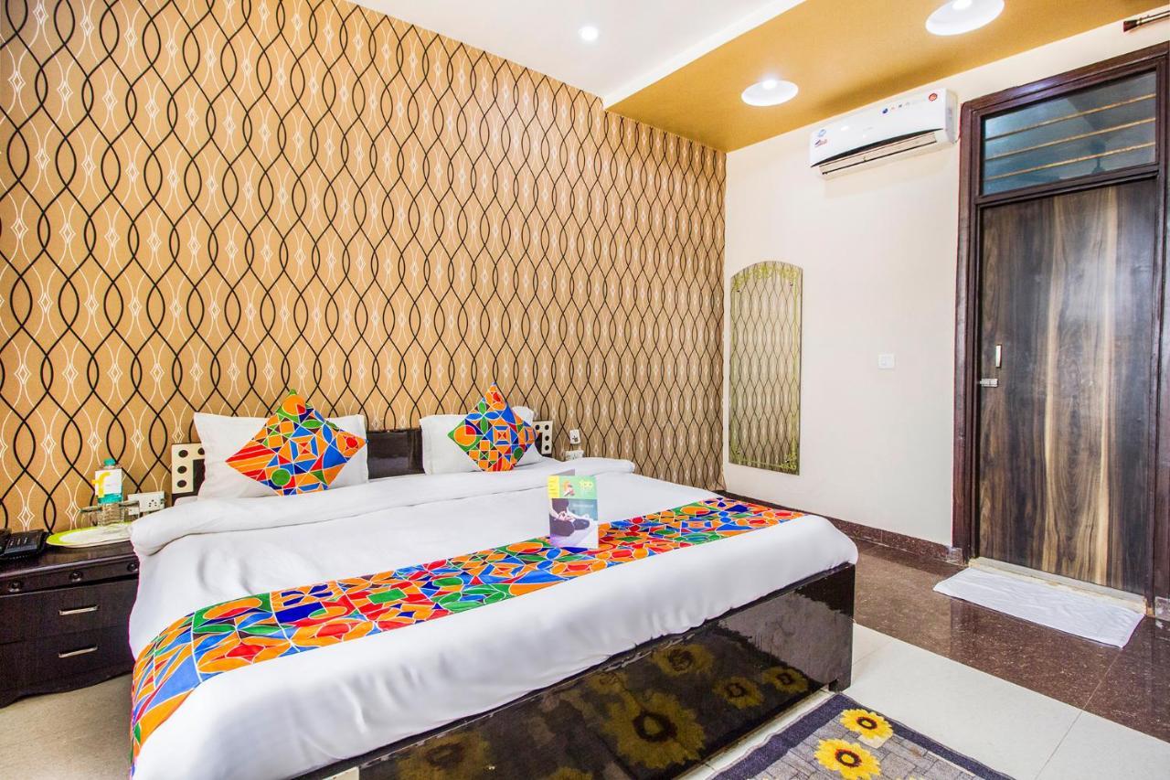Fabhotel Plus Maniram Palace Agra  Exteriör bild