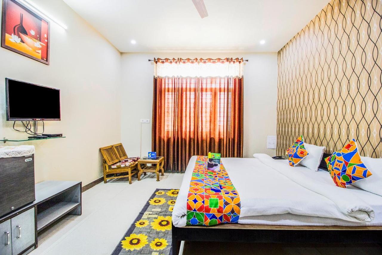 Fabhotel Plus Maniram Palace Agra  Exteriör bild