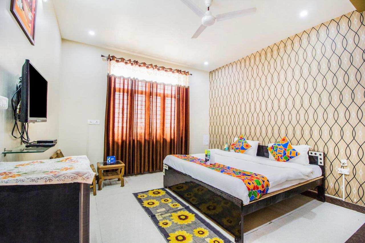 Fabhotel Plus Maniram Palace Agra  Exteriör bild