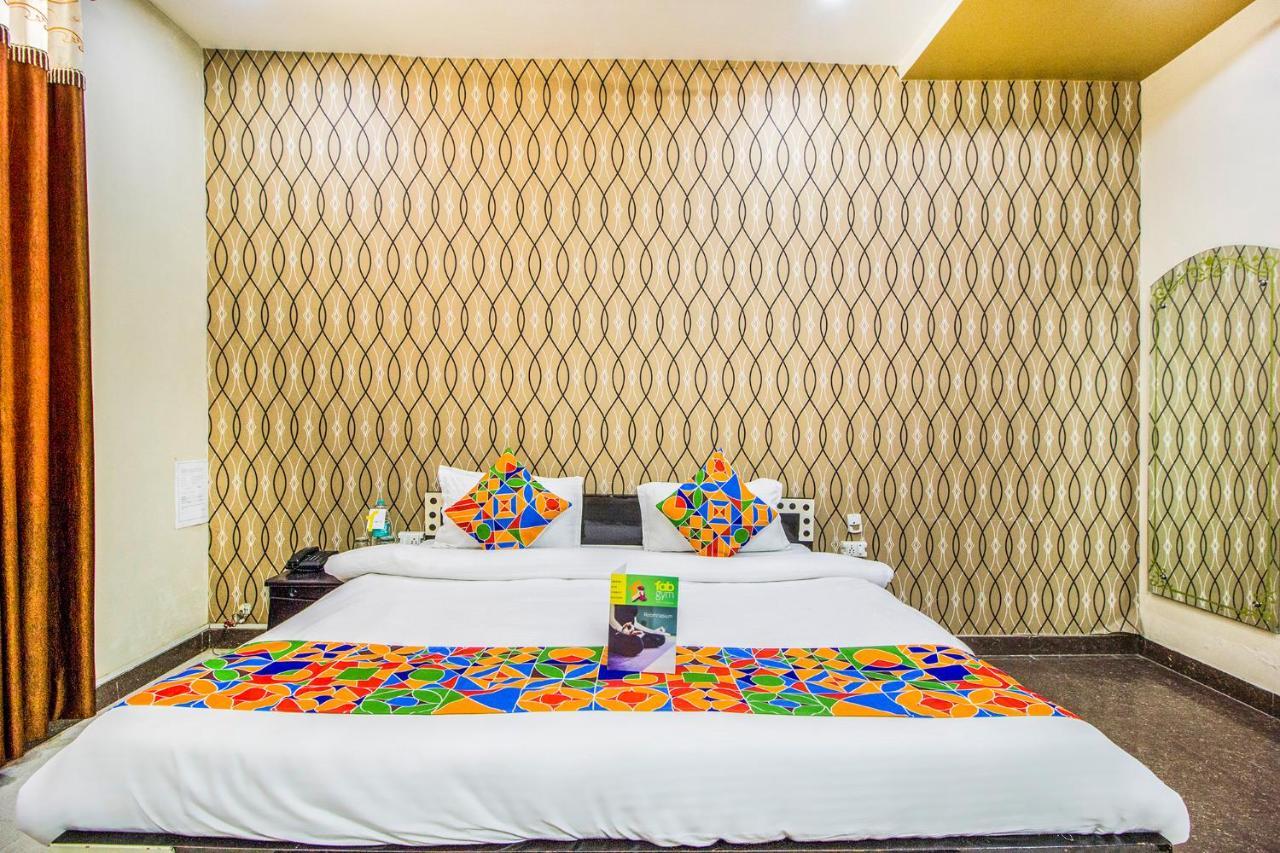 Fabhotel Plus Maniram Palace Agra  Exteriör bild