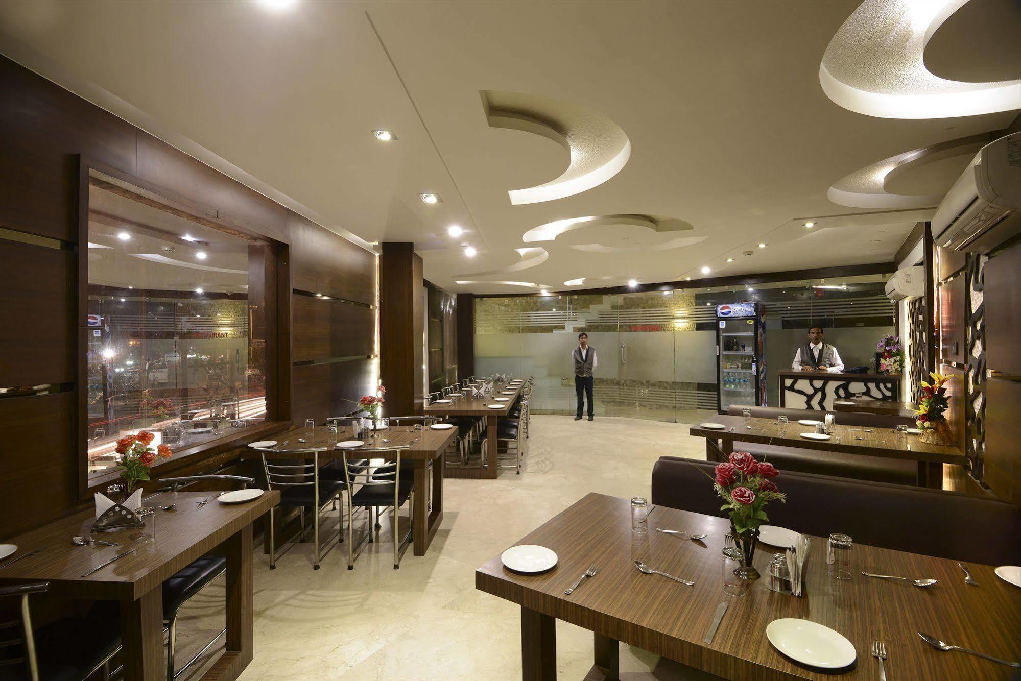 Fabhotel Plus Maniram Palace Agra  Exteriör bild