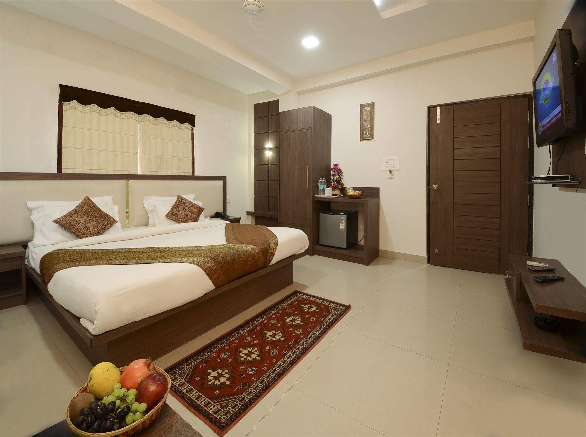 Fabhotel Plus Maniram Palace Agra  Exteriör bild