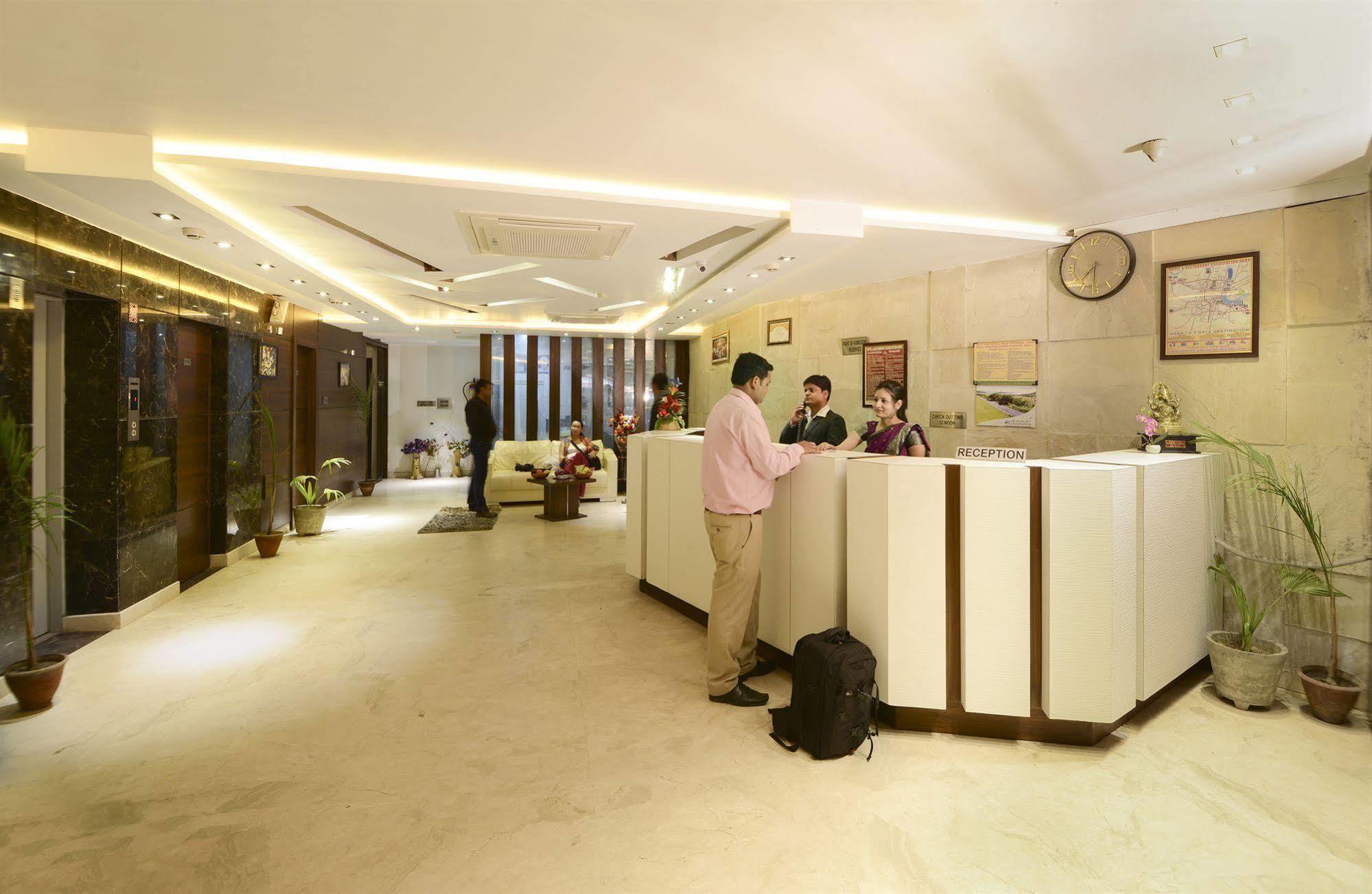 Fabhotel Plus Maniram Palace Agra  Exteriör bild